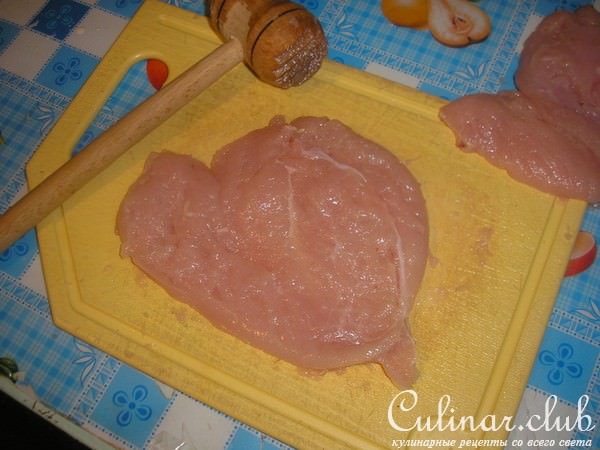 Рулет из птицы с грибной начинкой