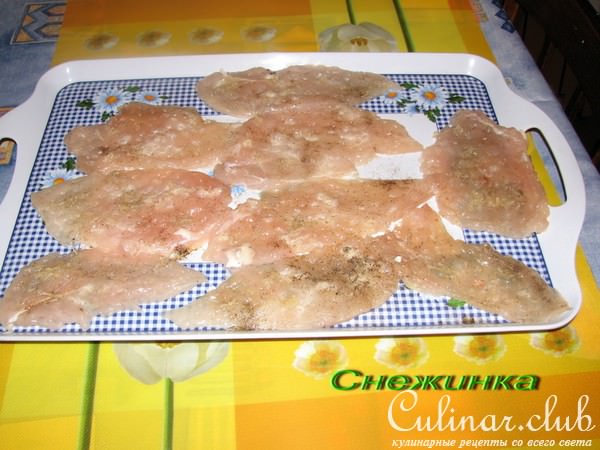 Куриные рулетики в сырной панировке