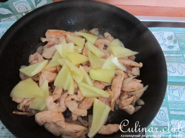 Куриная грудка с овощами и сливками 