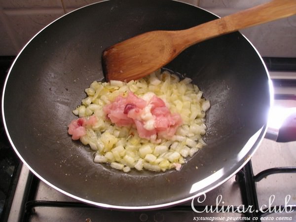 Фаршированная куриная грудинка, запеченная в духовке