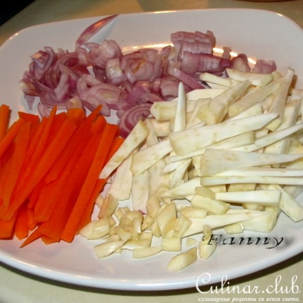 Индейка с орехами и брокколи