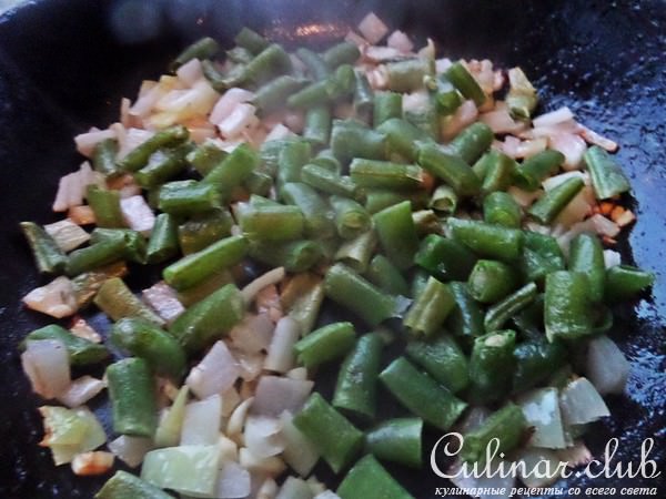Шампиньоны с фасолью к курочке
