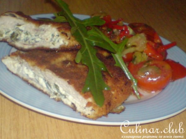 Фаршированые шницели из индейки с творожным сыром и руколой
