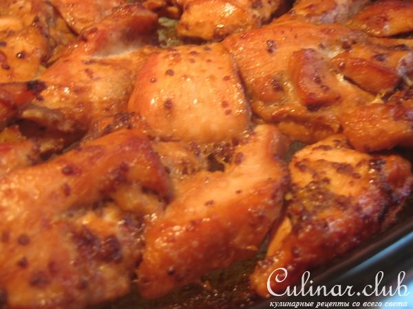 Куриные грудки с соусом из киви.