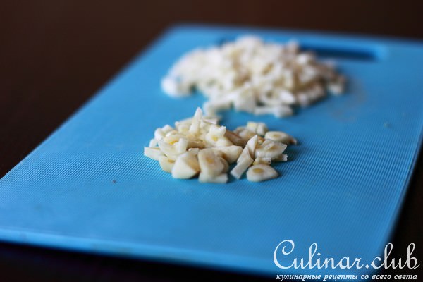 Стир-фрай из курицы с грибами и сладким перцем