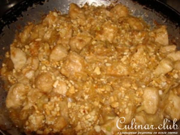 Куриная грудка с арахисом