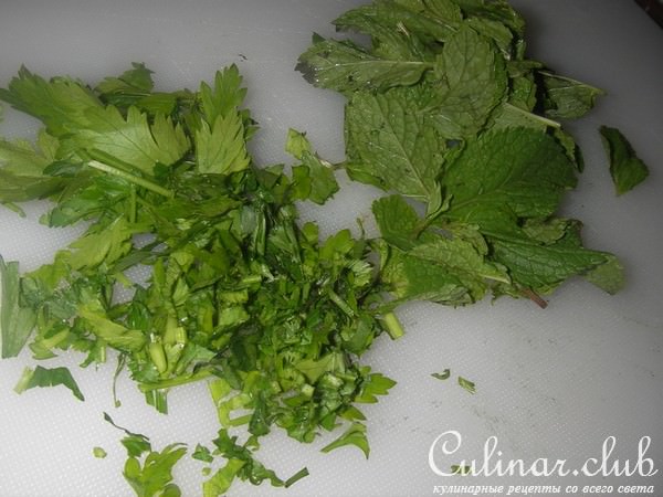 Мятный кускус с курицей в йогуртовой корочке