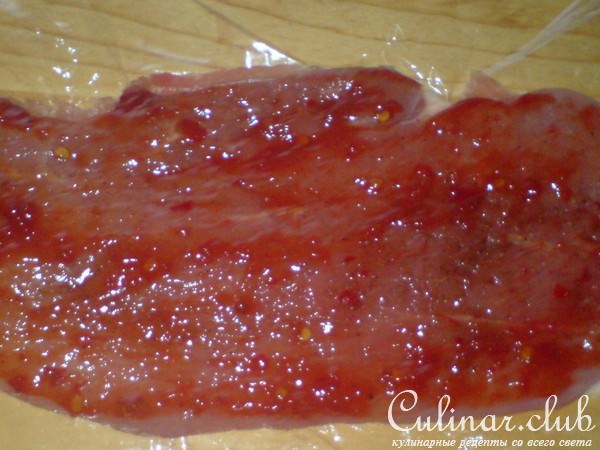 Рулеты из индейки с брынзой и маринованым огурчиком