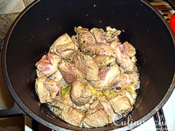 Индейка под сливочно-хреновым соусом