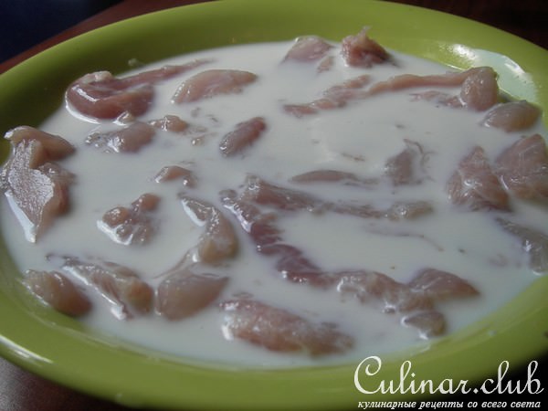 Хрустящая лапша с курицей и кунжутом