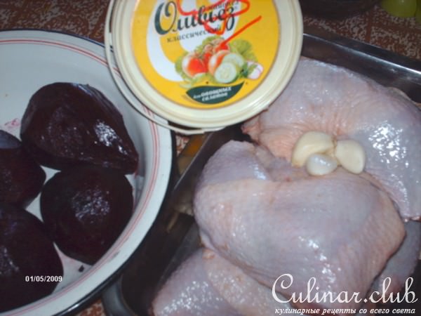 Курица в красной шубке