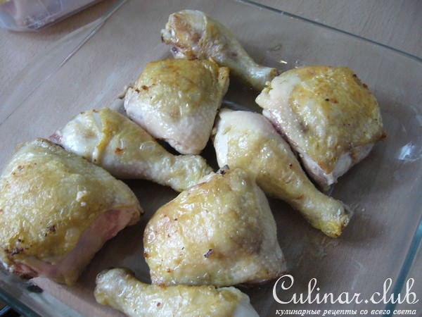 Курица с грибами и брокколи в сливочном соусе