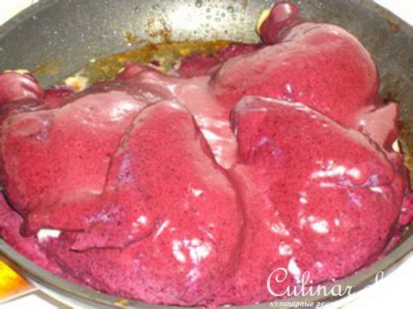 На лицо ужасная, вкусная внутри или курица в черничном соусе