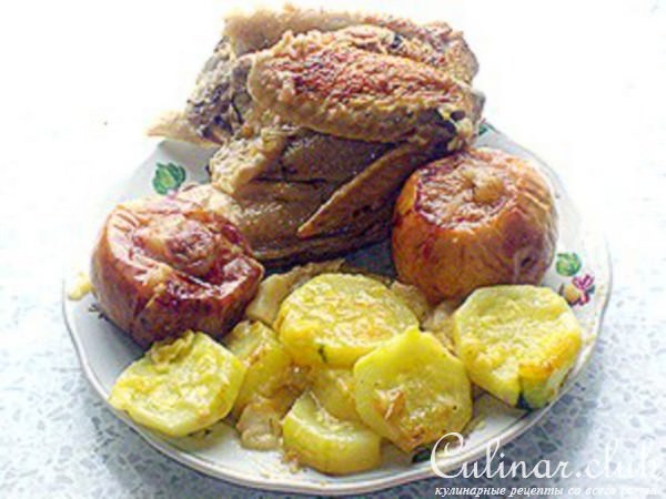 Курица с яблоками и цукини