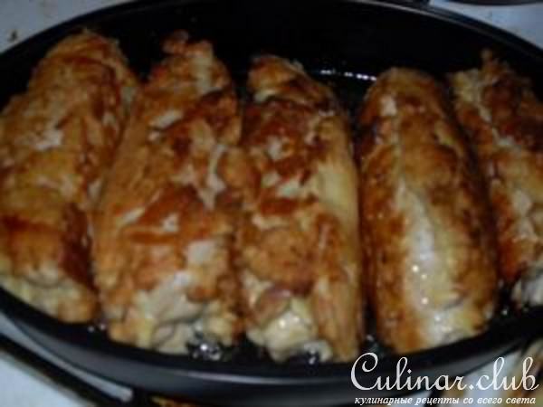 Куриные рулетики с сыром и ананасами в кляре