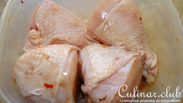 Пикантная куриная грудка с картофелем в духовке