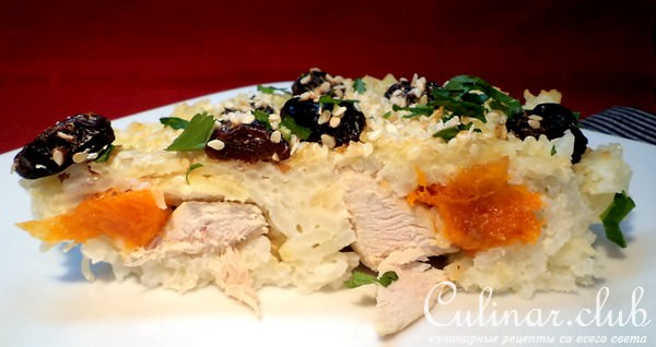 Филе цыпленка запеченное с рисом Жасмин, курагой, изюмом и кунжутом!