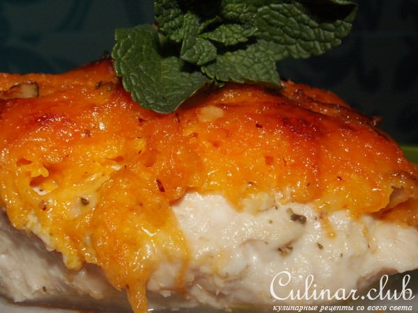 Куриные отбивные под морковной шубкой