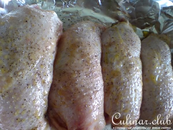Куриные окорочка,фаршированные пореем и яйцом
