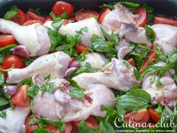 Курица с базиликом и томатами