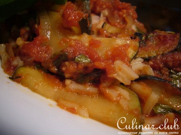 Ножки на рисовой перинке под овощным соусом. (мой вариант).