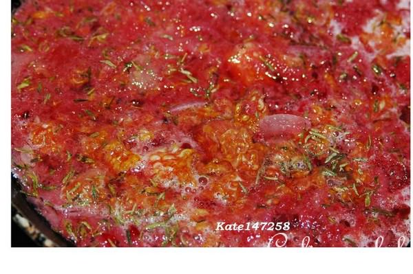 Куриные грудки с инжирным соусом.