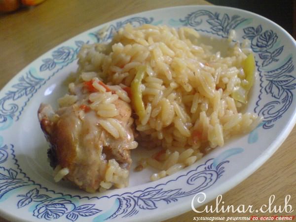 Курица, тушенная с овощами и рисом 