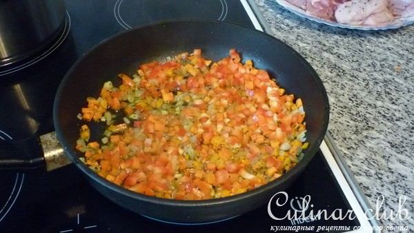 Курица под соусом "Молли"
