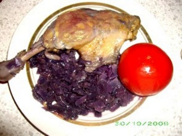 "Синяя птица" (окорочка утки с красной капустой)