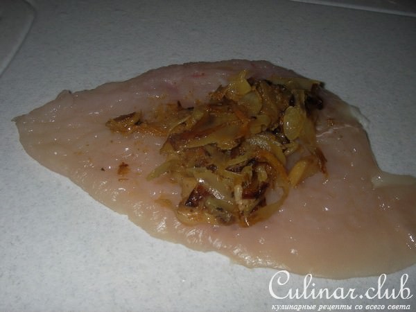 Куриные рулеты с белыми грибами и квашеной капустой