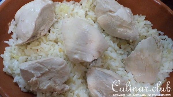 Филе цыпленка запеченное с рисом Жасмин, курагой, изюмом и кунжутом!