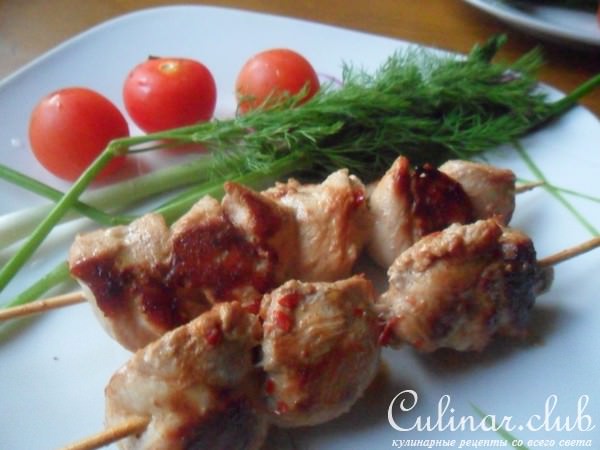 Куриные шашлычки на шпажках