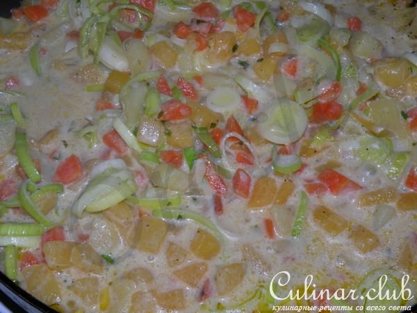Куриное филе с овощами в соусе из творожного крема
