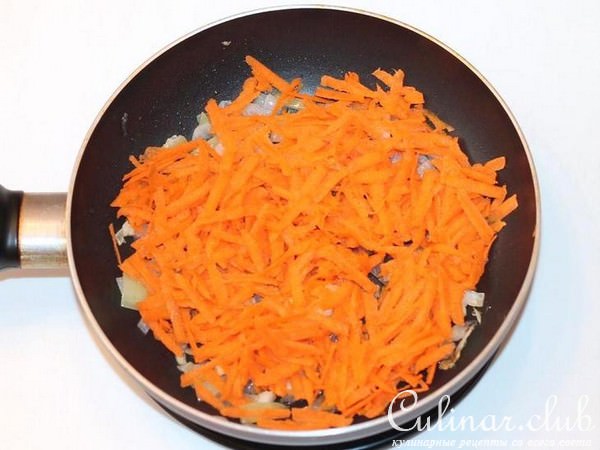 Стручковая фасоль в томате с куриной грудкой