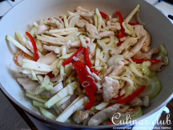 Куриная грудка с соевым соусом.