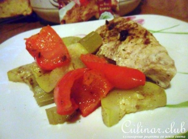 Паровая индейка с овощами