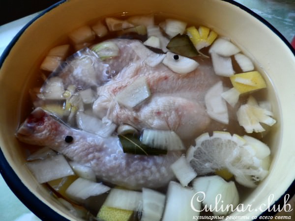 Запечёная как пасторма курочка(нежная и сочная)