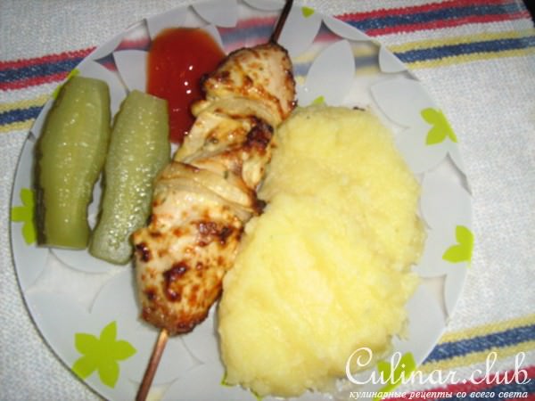 Шашлык из курицы с чесночным соусом (вариант)
