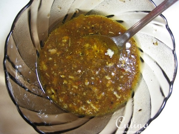 Курица, фаршированная фасолью с макаронами
