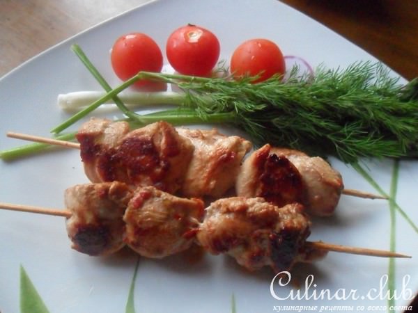 Куриные шашлычки на шпажках