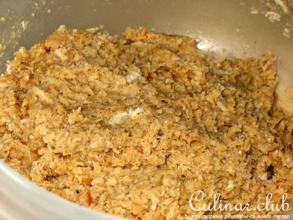 Курица с ореховой начинкой и сливово-вишнёвым соусом