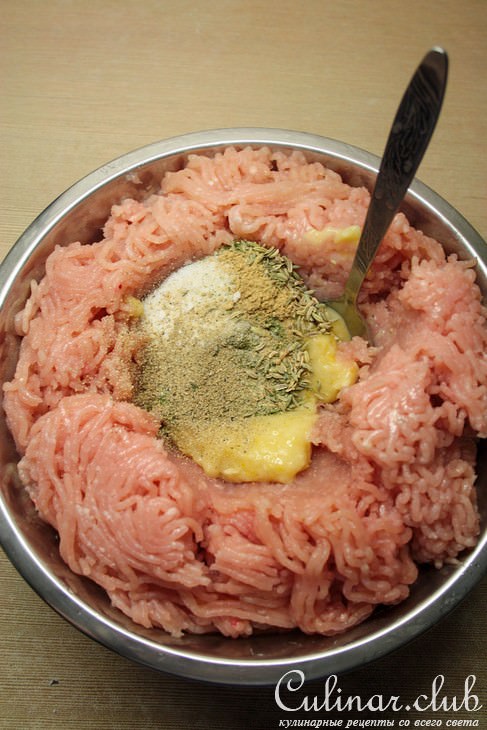 Куриные колбаски для гриля с вареным лимоном и фенхелем