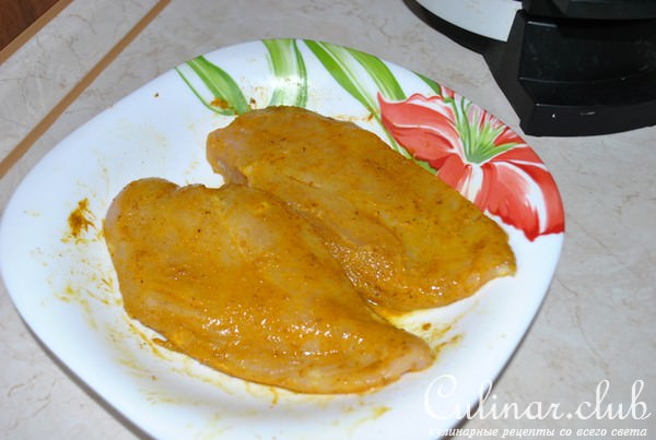 Экзотическая курица с булгуром и сальсой из манго