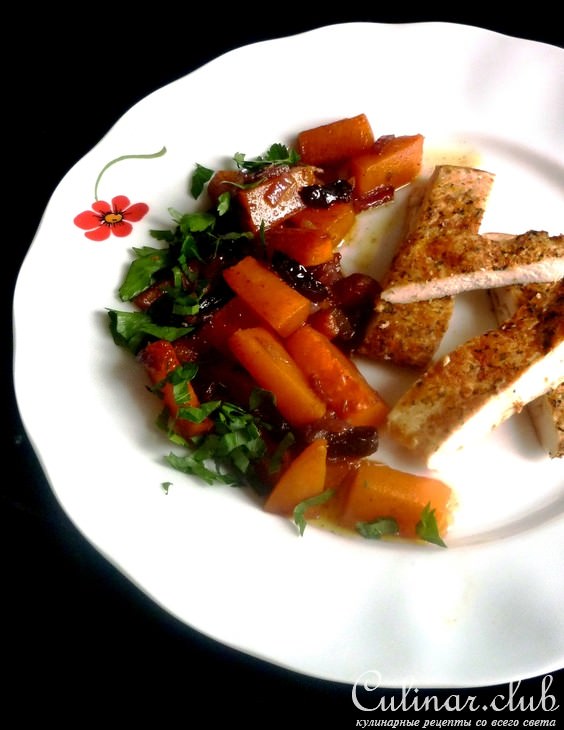 Нежная курочка по-итальянски с пряной тыквой,черносливом и курагой