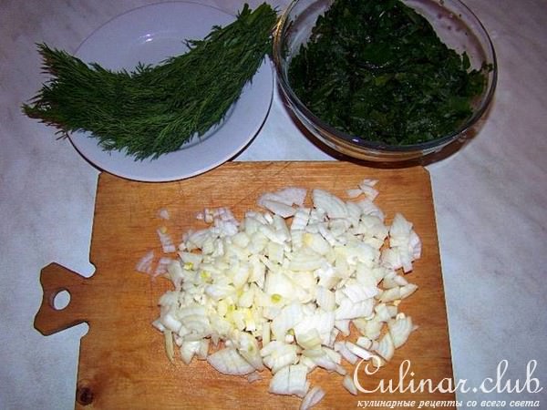 Рулет из курицы с сыром и шпинатом