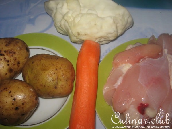 Жаркое в горшочке из курицы и капусты.