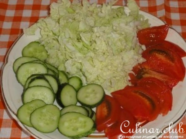 Разукрасим пикник вкусом: Домашний Чикен Ролл и салат “Пикник”под уникальным соусом