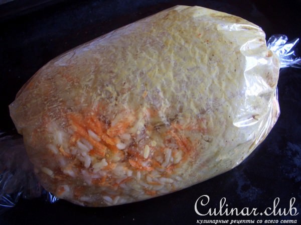 Запеченная курица с рисом в рукаве