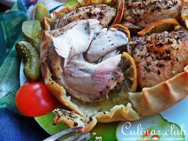 Курица,запечённая в съедобной тарелке