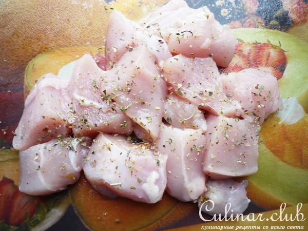 Томатный соус с курицей